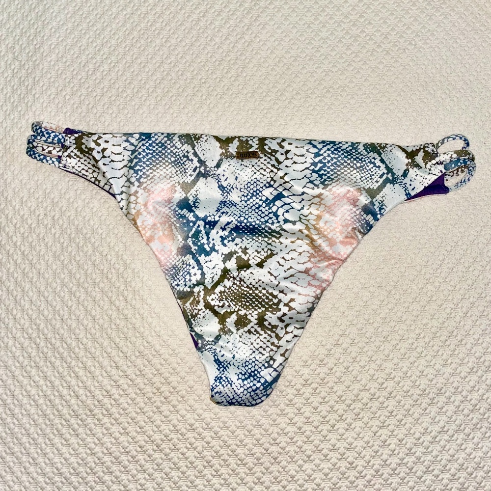 ⭐️ROXY Grey Snake Strappy BikiniBottom Size:L NWOT - Picture 4 of 4